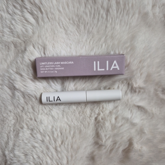 ILIA Limitless Lash Lengthening Mascara AFTER MIDNIGHT BLACK .1oz./3g Mini New ✨ - Picture 1 of 10